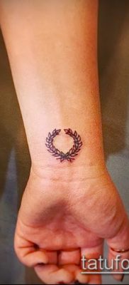 babérkoszorú tetoválás (jelentése) - egy példa egy érdekes tetoválási tervre - 057