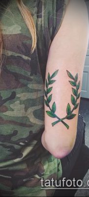 babérkoszorú tetoválás (jelentése) - egy példa egy érdekes tetoválási tervre - 013