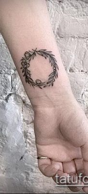 babérkoszorú tetoválás (jelentése) - egy példa egy érdekes tetoválási tervre - 009