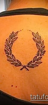 babérkoszorú tetoválás (jelentése) - egy példa egy érdekes tetoválási tervre - 006