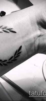 babérkoszorú tetoválás (jelentése) - egy példa egy érdekes tetoválási tervre - 005