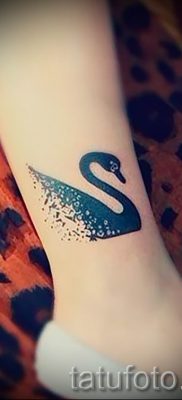 Példa hattyú tetoválásra - fotó a tetoválás jelentését bemutató cikkhez 43