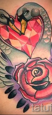 Példa hattyúval készült tetoválásra - fotó a tetoválás jelentését bemutató cikkhez 42