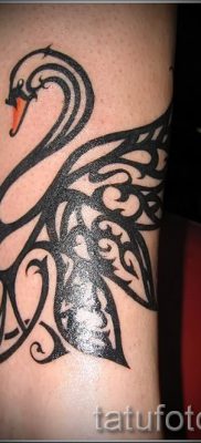 Példa hattyú tetoválásra - fotó a tetoválás 35 jelentésének cikkéhez