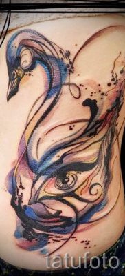 Példa hattyúval készült tetoválásra - fotó a tetoválás jelentéséről szóló cikkhez 25