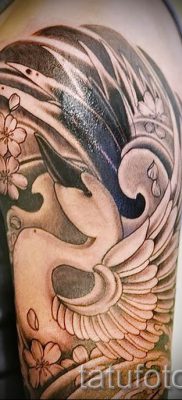 Példa hattyúval készült tetoválásra - fotó a tetoválás jelentését bemutató cikkhez 11