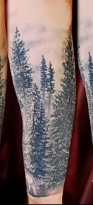 Erdő és ragyogás tetoválás