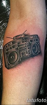 fotó tetováló hangszóró és magnó, kelt 2017.10.11. №001 - tetováló hangszóró -