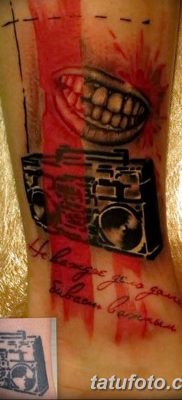 fotó tetováló hangszóró és magnó, kelt 2017.10.11. №003 - tetováló hangszóró -