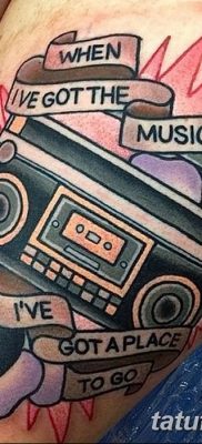 fotó tetováló hangszóró és magnó, kelt 2017.10.11. №005 - tetováló hangszóró -