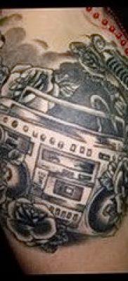fotó tetováló hangszóró és magnó, kelt 2017.10.11. №006 - tetováló hangszóró -