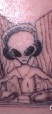 fotó tetováló hangszóró és magnó, kelt 2017.10.11. №007 - tetováló hangszóró -