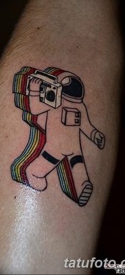 fotó tetováló hangszóró és magnó, kelt 2017.10.11. №010 - tetováló hangszóró -