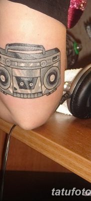 fotó tetováló hangszóró és magnó, kelt 2017.10.11. №011 - tetováló hangszóró -