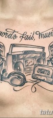 fotó tetováló hangszóró és magnó, kelt 2017.10.11 №018 - tetováló hangszóró -