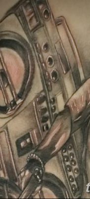 fotó tetováló hangszóró és magnó, kelt 2017.10.11. №028 - tetováló hangszóró -