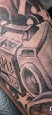 fotó tetováló hangszóró és magnó, kelt 2017.10.11 №034 - tetováló hangszóró -