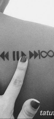 fotó tetováló hangszóró és magnó, kelt 2017.10.11 №035 - tetováló hangszóró -