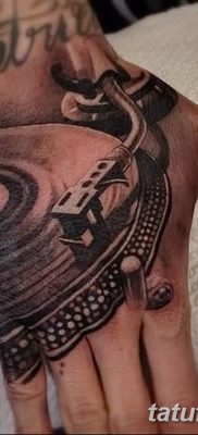 fotó tetováló hangszóró és magnó, kelt 2017.10.11. №036 - tetováló hangszóró -