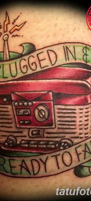 fotó tetováló hangszóró és magnó, kelt 2017.10.11 №039 - tetováló hangszóró -