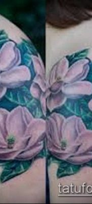 A magnólia tetoválás # 199 a minta klassz változata, amely jól használható a magnólia átalakítására és felhelyezésére a lábára tetoválásként