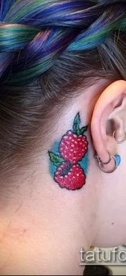 fotó egy málna tetoválásról (jelentése) - egy példa egy érdekes tetoválási tervre - 057