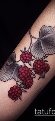 fotó egy málnás tetoválásról (jelentése) - példa egy érdekes tetoválási rajzra - 053