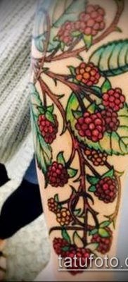 fotó a málna tetoválásról (jelentése) - egy példa egy érdekes tetoválási rajzra - 044