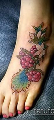 fotó egy málnás tetoválásról (jelentése) - példa egy érdekes tetoválási rajzra - 029