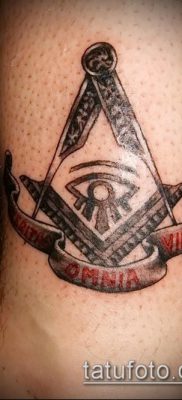 fotó tetoválásról a combon (tetováló kőművesek) (érték) - példa rajz - 044