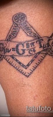 fotó a tetoválásról a combon (tetováló kőművesek) (érték) - példa rajz - 037