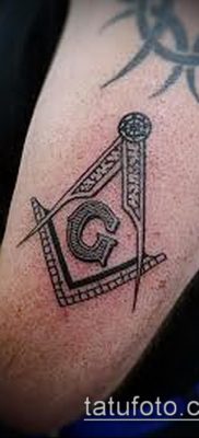 fotó a tetoválásról a combon (tetováló kőművesek) (érték) - példa rajz - 026