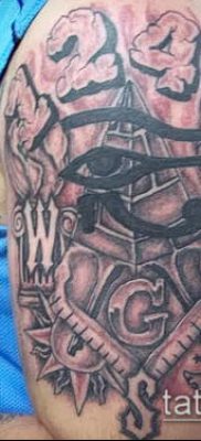 fotó tetoválásról a combon (tetováló kőművesek) (érték) - példa rajz - 015