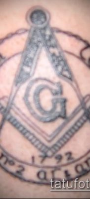 fotó a tetoválásról a combon (tetováló kőművesek) (érték) - példa rajz - 010