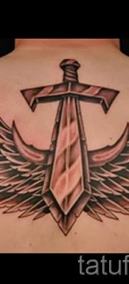 fényképes példa a kard tetoválására - kép a tetoválás jelentéséről szóló cikkhez 54