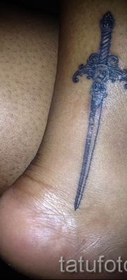 fotó példa a kard tetoválására - kép a tetoválás jelentését bemutató cikkhez 45