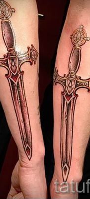 fotó példa a kard tetoválására - kép a tetoválás jelentését bemutató cikkhez 43