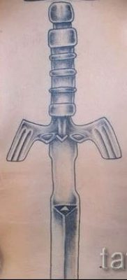 fotó példa a kard tetoválására - kép a tetoválás jelentését bemutató cikkhez 35
