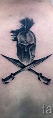 foto-primer-tatu-mech-kartinka-dlya-stati-pro-znachenie-tatuirovki-010-tatufoto-ru