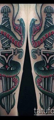 A kard és kígyó tetoválás # 849 a minta méltó változata, amely sikeresen használható kard és kígyó megváltoztatására és tetoválására a vállán