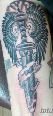 fotó tetováló kard és szárnyak 2018.04.26 -án №009 - tetováló kard és szárnyak -