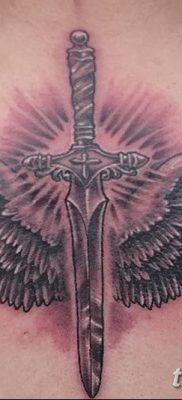 fotó tetováló kard és szárnyak 2018. 04. 26 -án №036 - tetováló kard és szárnyak -
