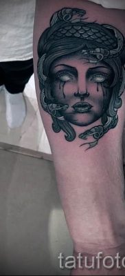 Medusa Gorgon tetoválás - fényképes példa a tetoválás jelentését bemutató cikkhez 53