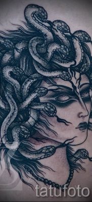 Medusa Gorgon tetoválás - fényképes példa a tetoválás jelentését bemutató cikkhez 18