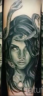 Medusa Gorgon tetoválás - fényképes példa egy tetoválás jelentését bemutató cikkhez 13