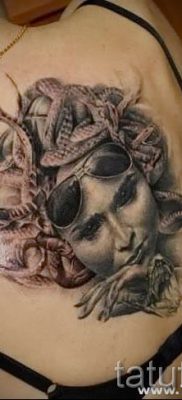 meduza-gorgona-tatu-foto-primer-dlya-stati-pro-znachenie-tatuirovki-006-tatufoto-ru