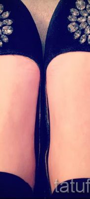 Egy hónapos tetoválás fotója - példák egy félhold tetoválás jelentését bemutató cikkhez 33