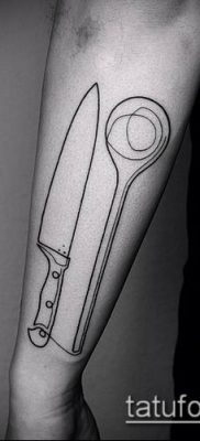 minimalista tetoválás №592 - a minta egyedi változata, amely sikeresen használható a minimalizáláshoz és a nyakon való tetováláshoz