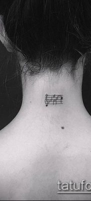 minimalizmus 42 -es számú tetoválás - a minta egyedi változata, amely jól használható a véglegesítéshez és a tetoválás minimalizmus feketemunkájaként történő alkalmazásához