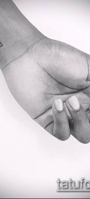 Az 566 -os minimalista tetoválás a minta klassz változata, amely sikeresen használható a minimalizmus állatainak átalakítására és alkalmazására